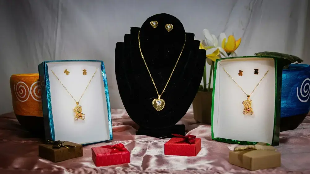 Custom Logo Jewellery Boxes Wholesale: Branding That Scales